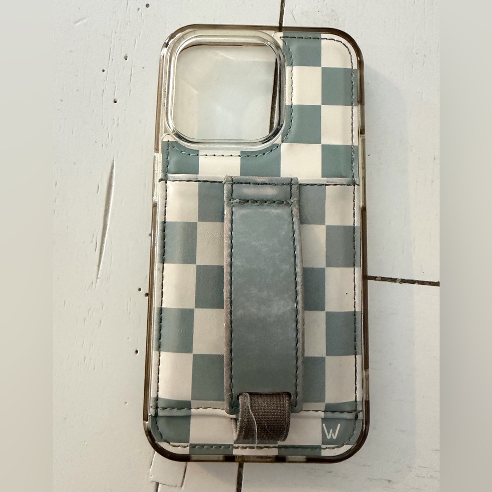 iPhone 14 Pro walli case